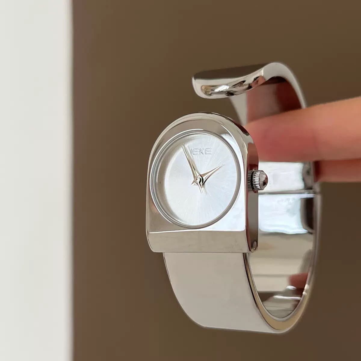 Signature Luxury Women's Watch (IEKE Brand)